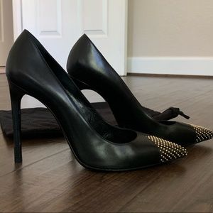 Yves Saint Laurent Classic Black Pump